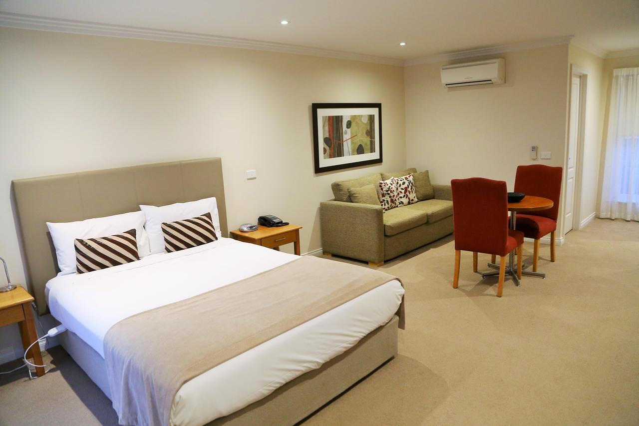 Allansford Hotel Motel Экстерьер фото